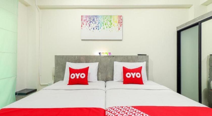 Oyo 412 7 Days Hotel Chiang Mai Exterior photo