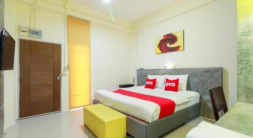 Oyo 412 7 Days Hotel Chiang Mai Exterior photo