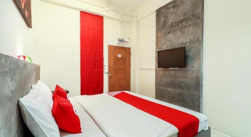 Oyo 412 7 Days Hotel Chiang Mai Exterior photo