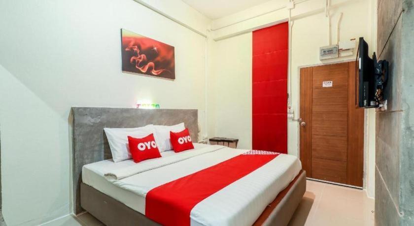 Oyo 412 7 Days Hotel Chiang Mai Exterior photo